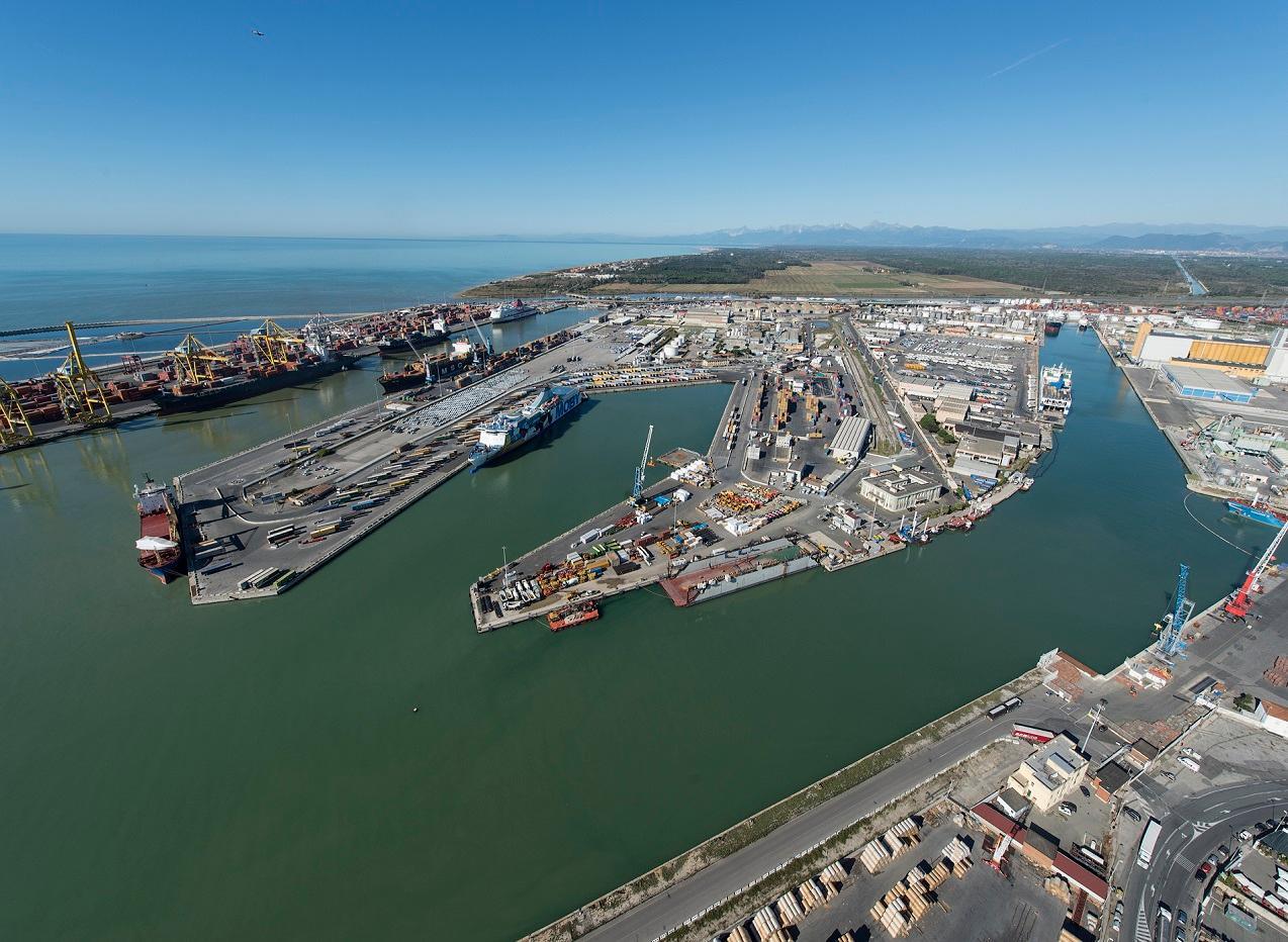 Porto: la Darsena 1, la Darsena Toscana e il Canale industriale visti dall'alto (foto ufficio stampa Authority)