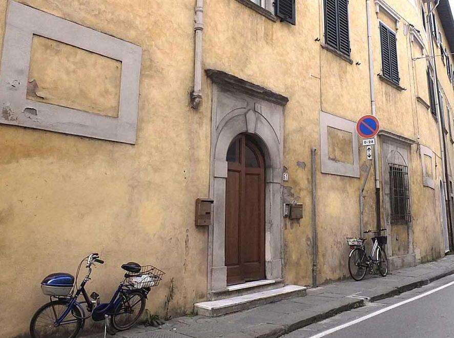 Sacerdote si toglie la vita in parrocchia 