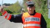 Forza il posto di blocco, arrestato un uomo di 69 anni