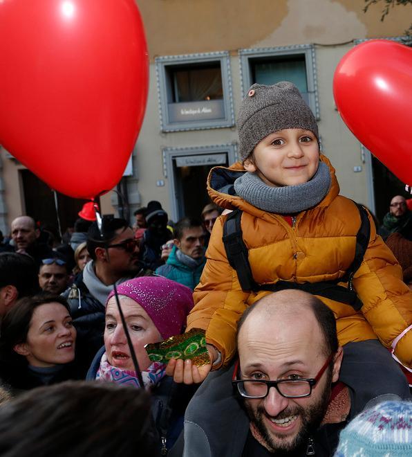 Cinquecento in piazza per dire sì alle unioni civili 