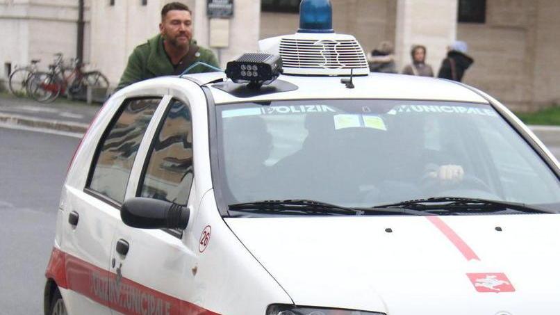 A Livorno lo "sparamulte" in azione anche di notte