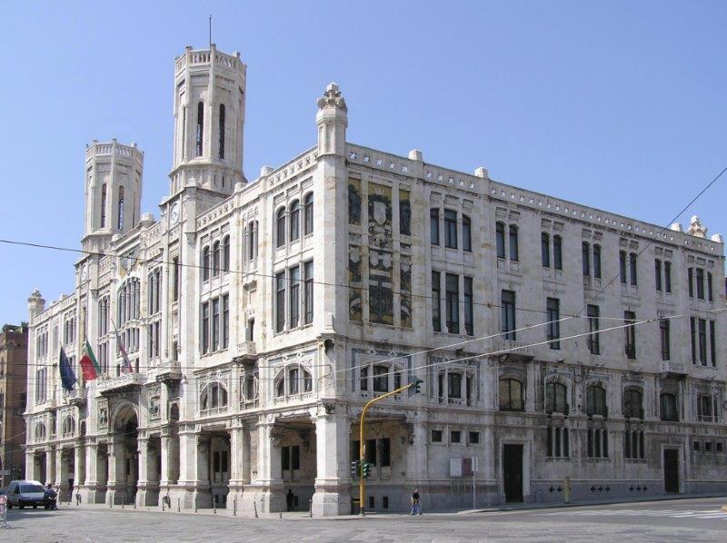 Il palazzo municipale di Cagliari