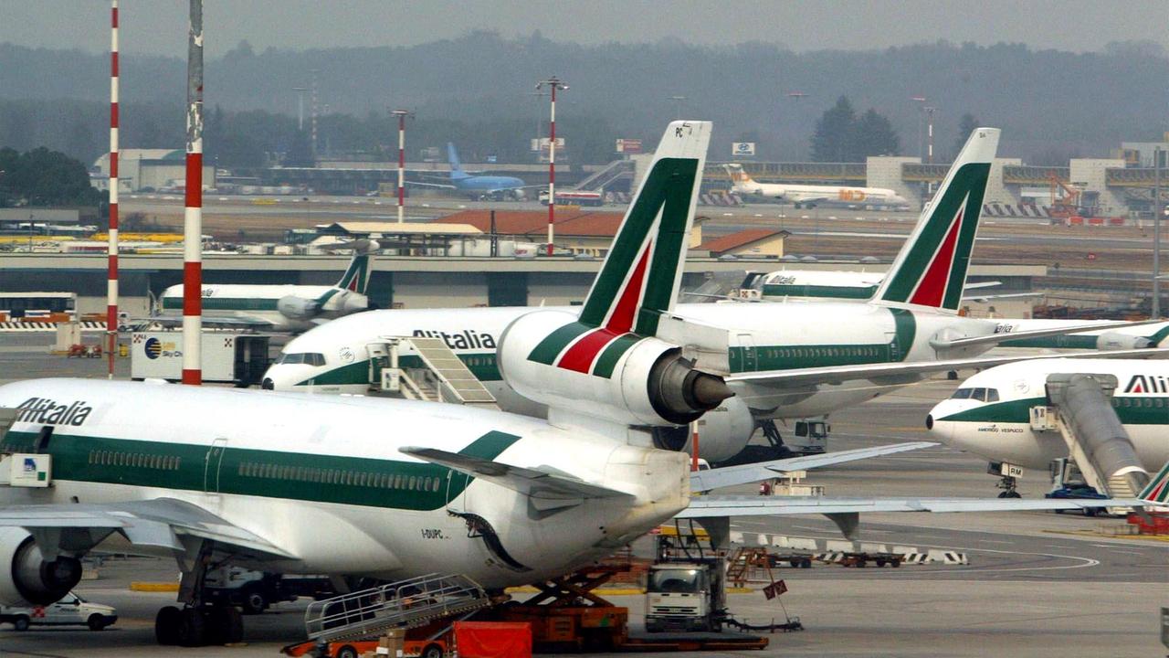 Gli airbus della flotta Alitalia