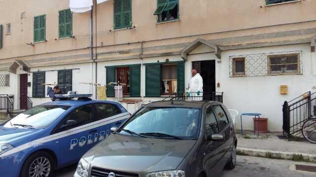 Trovato morto in casa con ferite alla testa: giallo in via Rossini