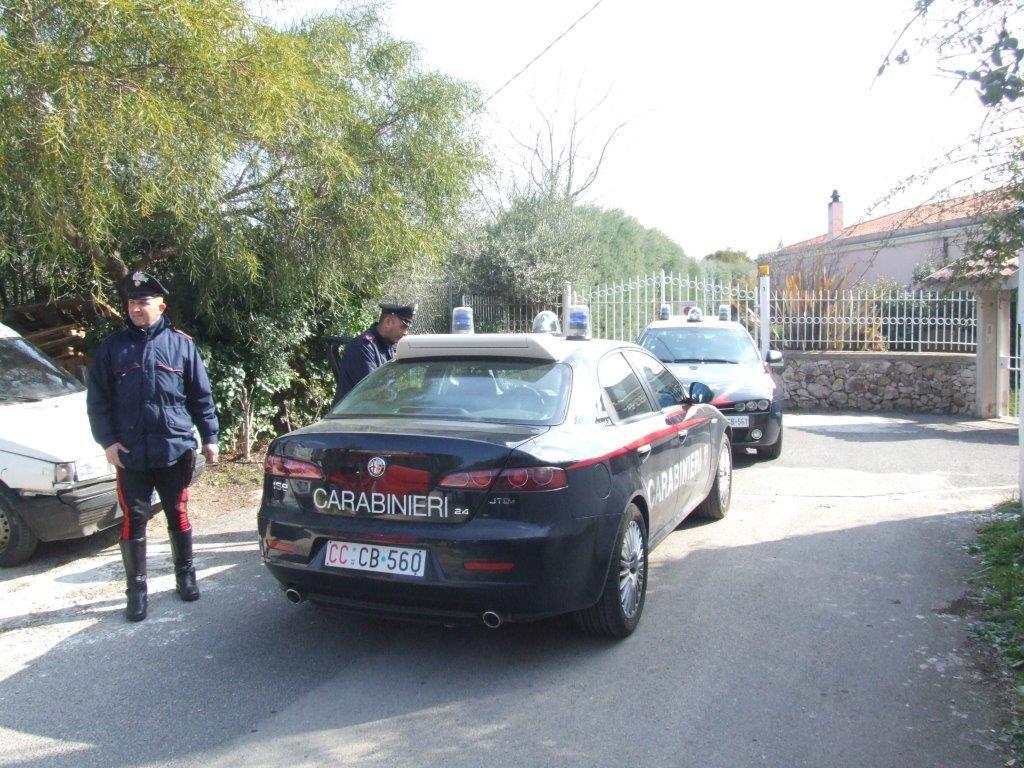 Villanovafranca, agguato al benzinaio per rapinarlo dell'incasso 