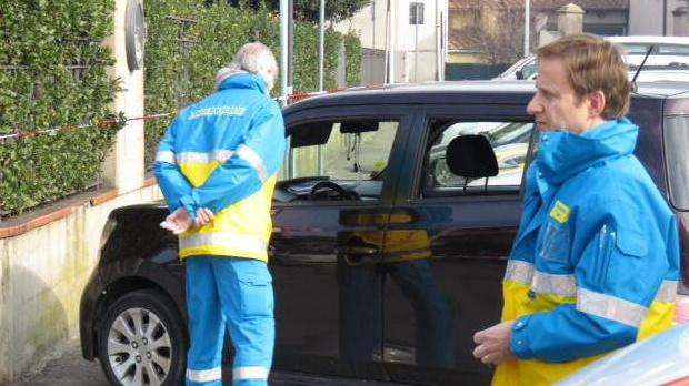 Muore al volante per un malore a 63 anni