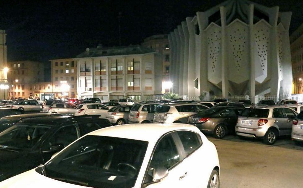 Il parcheggio di piazza Benamozegh rischia la chiusura  