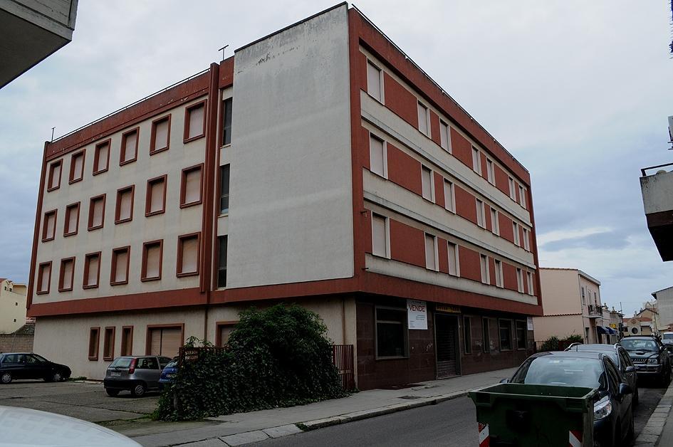 L'ex Hotel Cama di via Vittorio Veneto trasformato poi in un palazzo con appartamenti è ora sotto sequestro