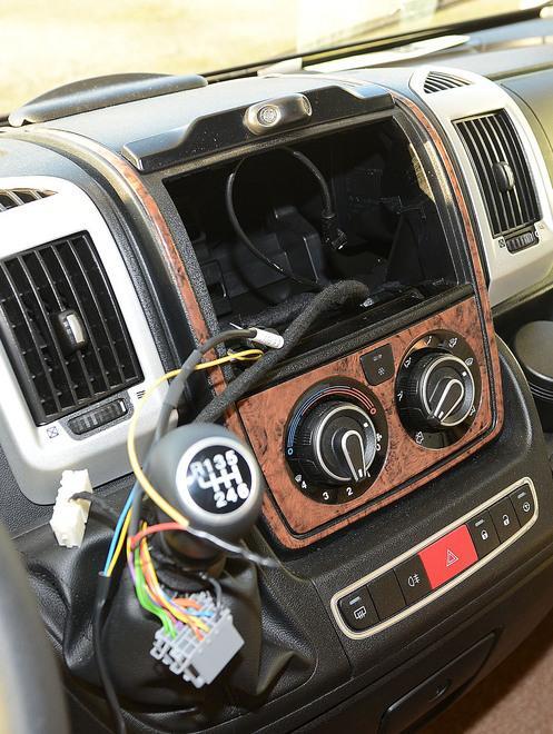 Modena, dieci camper saccheggiati al Caravan Market 