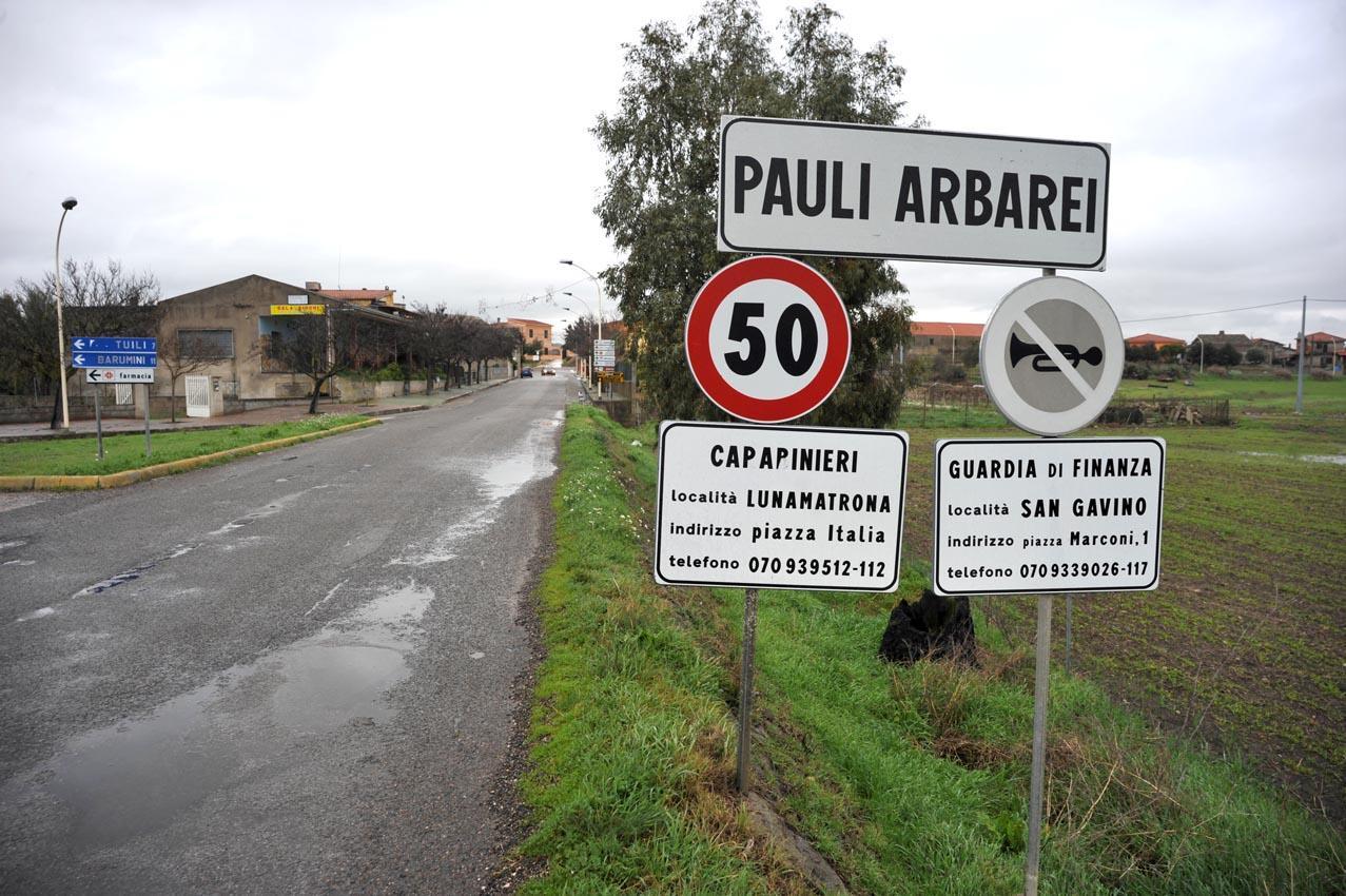 Giallo a Pauli Arbarei: allevatore di 55 anni trovato carbonizzato in campagna
