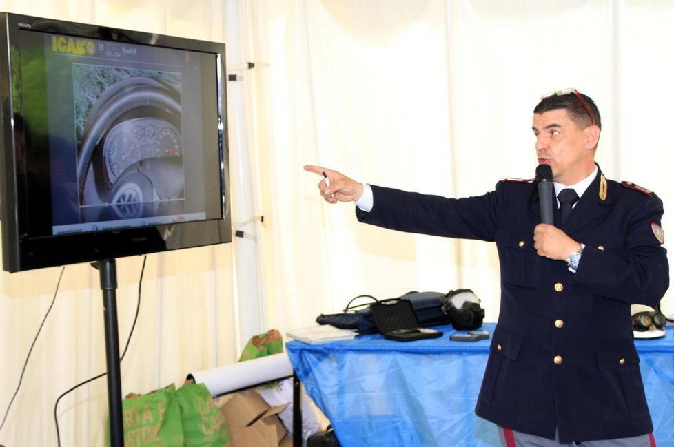 Adulti a lezione di educazione stradale