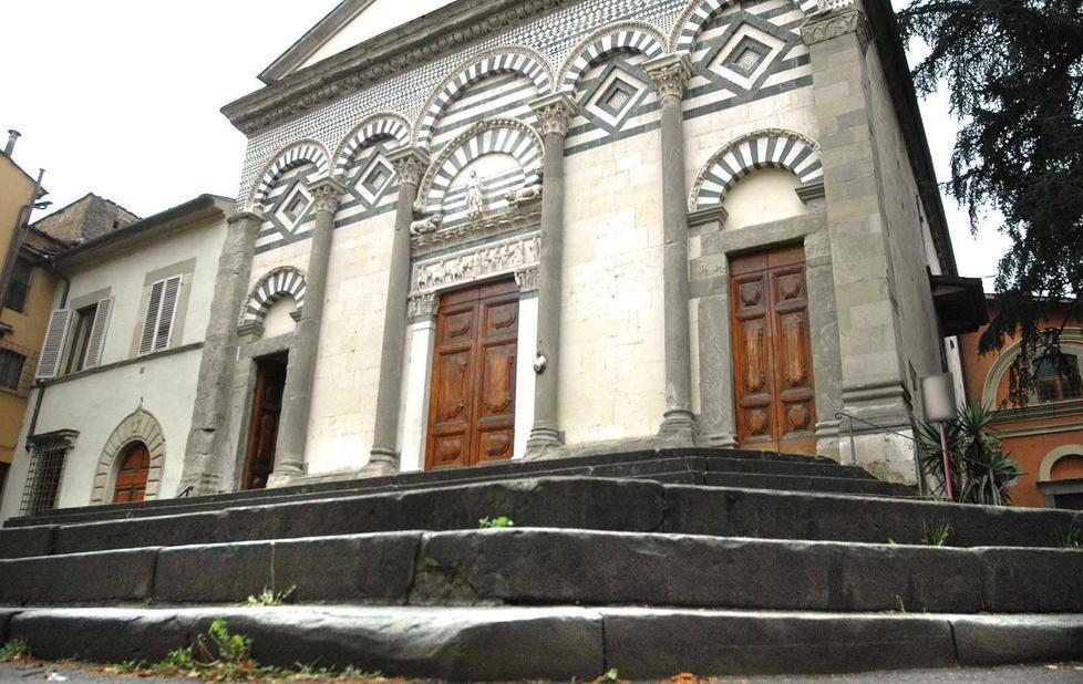 Ruba le offerte in chiesa: denunciata 