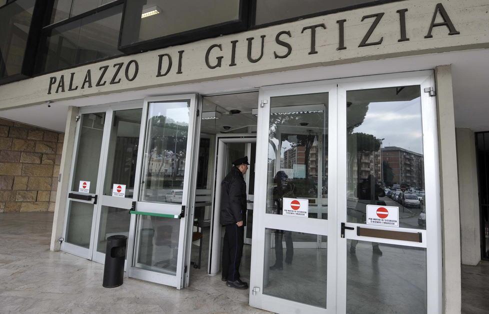 Falso e truffa, imprenditore sotto accusa 