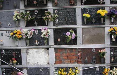 Tombe, il giudice dà torto a Stazzema 
