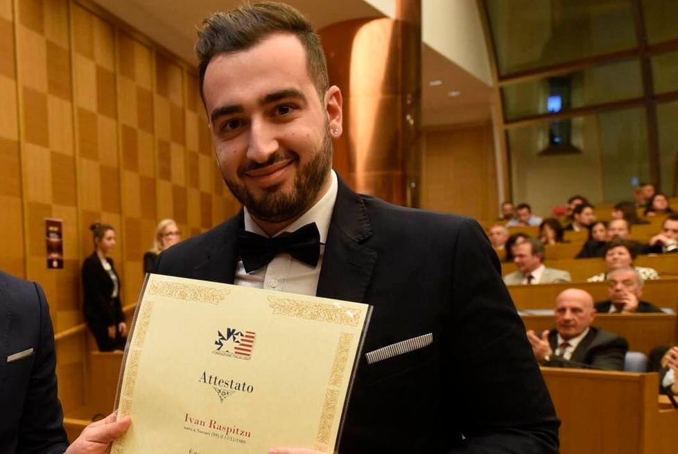 Neolaureato premiato alla Camera 