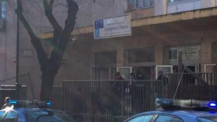 Allarme bomba negli Itc di Biscollai e di via Toscana