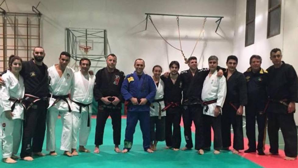 Ju Jitsu benefico con 100 atleti