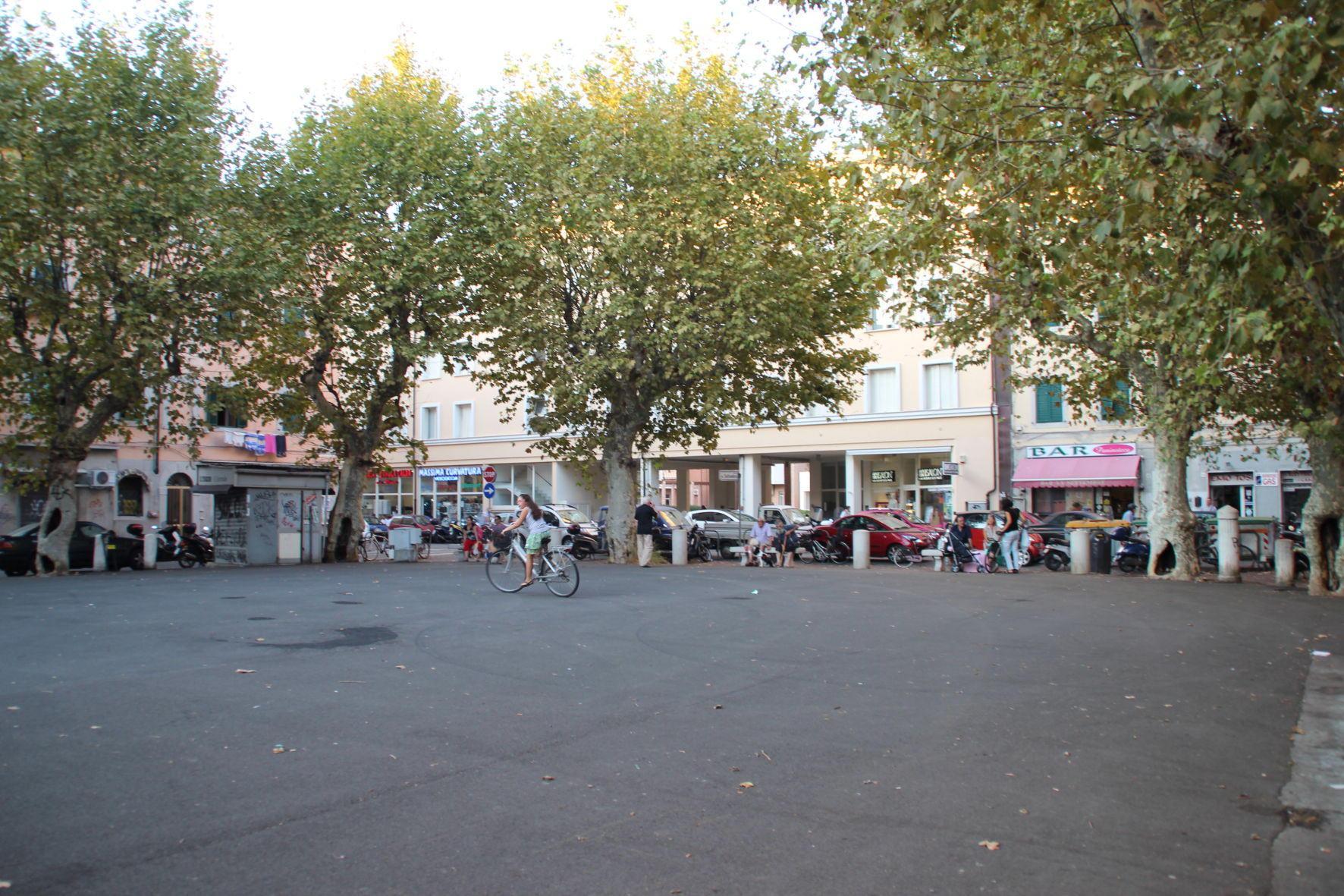 Confesercenti boccia l’idea del mercato in piazza XX 