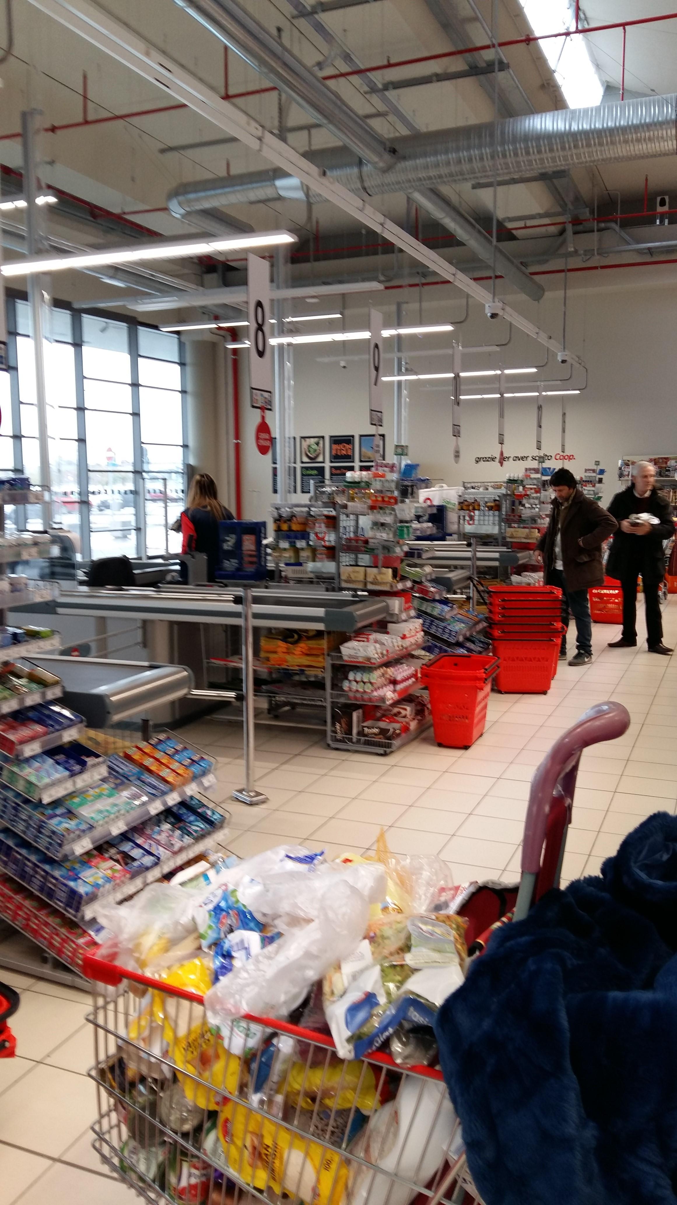 Black out alla Coop di Parco Levante, scatta l'allarme anti-incendio: fuggi fuggi dei clienti