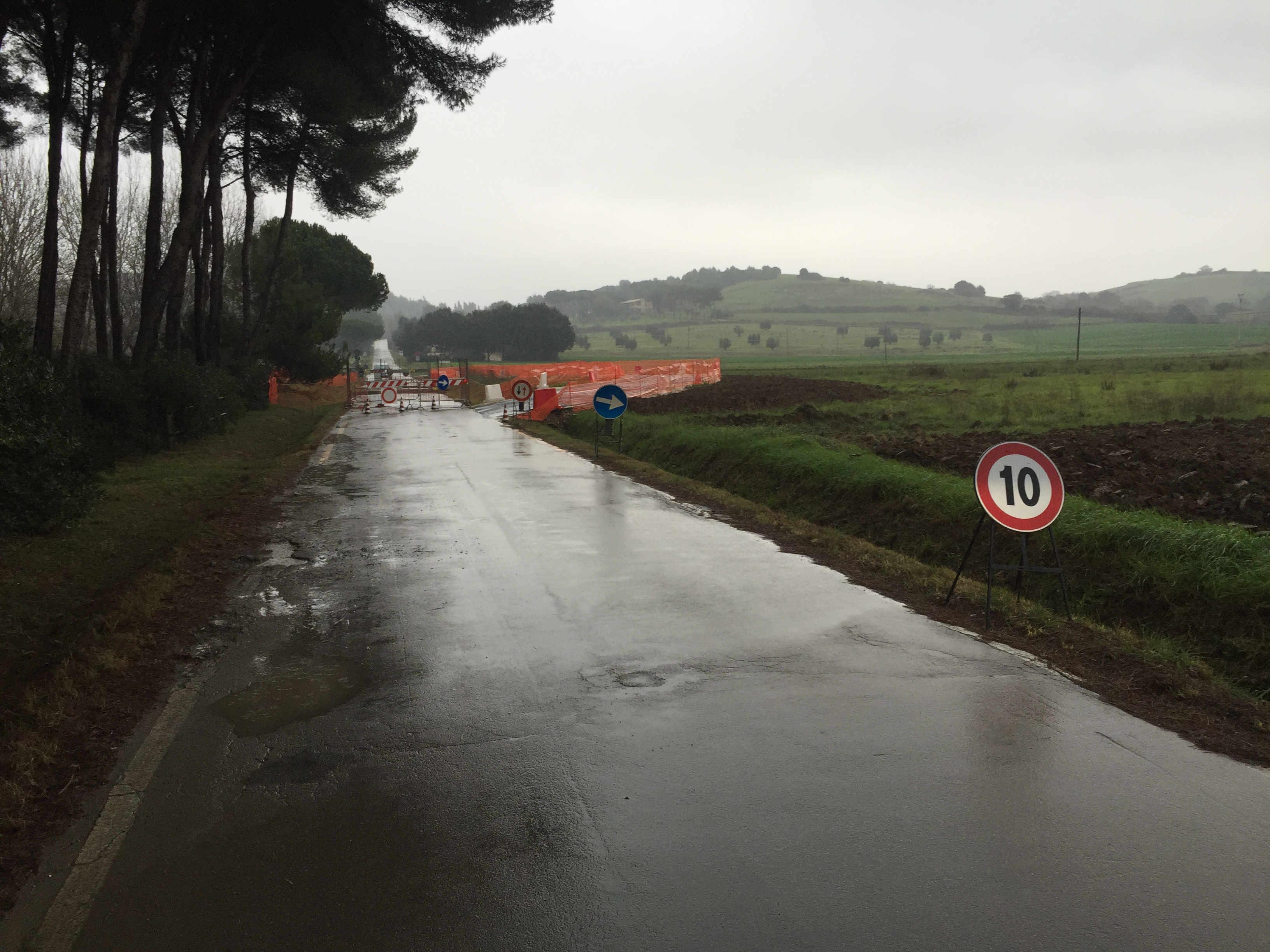 La variante all'ingresso di Baratti (foto Paolo Barlettani)