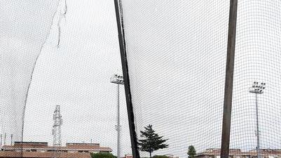 Stadi di baseball in pieno abbandono