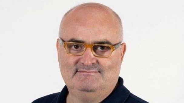 Prof si spaccia per cappellano militare