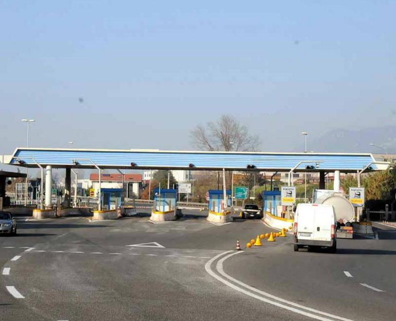 Corriere della droga arrestato sulla A12 col carico di cocaina 