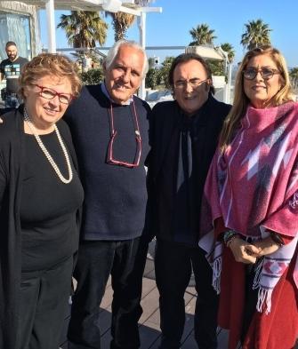 Al Bano e Romina in un bar del Poetto