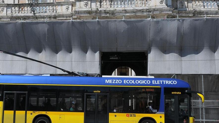 Modena: torna il filobus davanti all'Accademia e in corso Duomo ritorna il 6