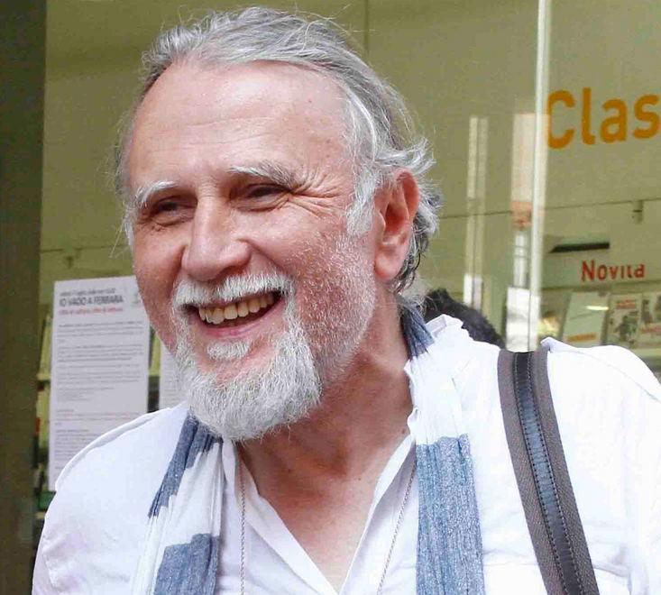 oggi la seduta del consiglio inizia con il rabbino luciano Caro