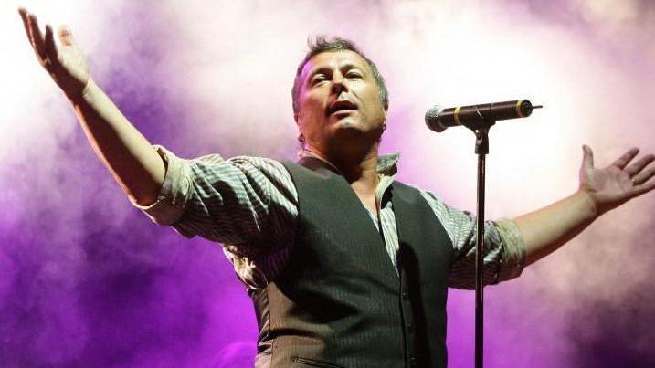 Paolo Belli e la Big Band domani al Fuori Orario di Taneto di Reggio
