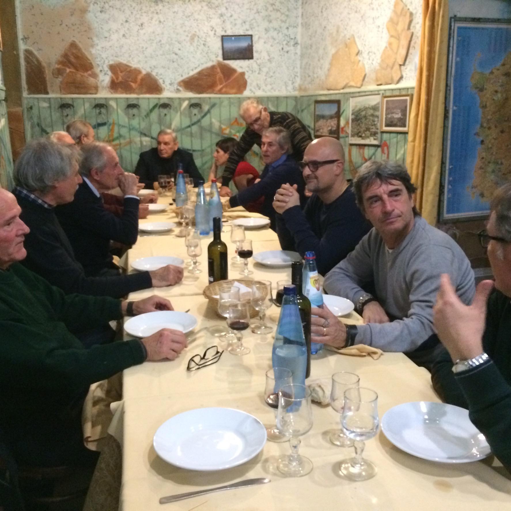 Gli eroi del Cagliari dello scudetto si ritrovano a cena alla Marina