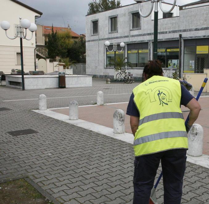 A Forte dei Marmi multate le vetrine tenute male 