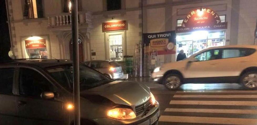 Pedone investito da un’auto