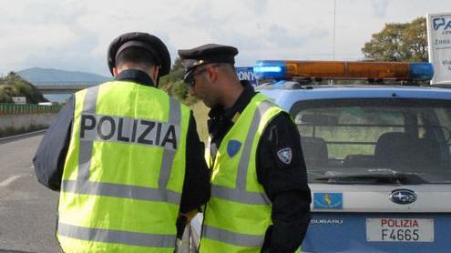 Incidente lungo la 131, donna ferita