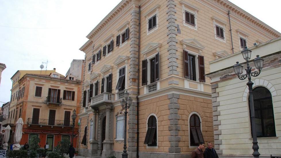 Pedroni va all’attacco di Tollis: si dimetta, ha problemi giudiziari