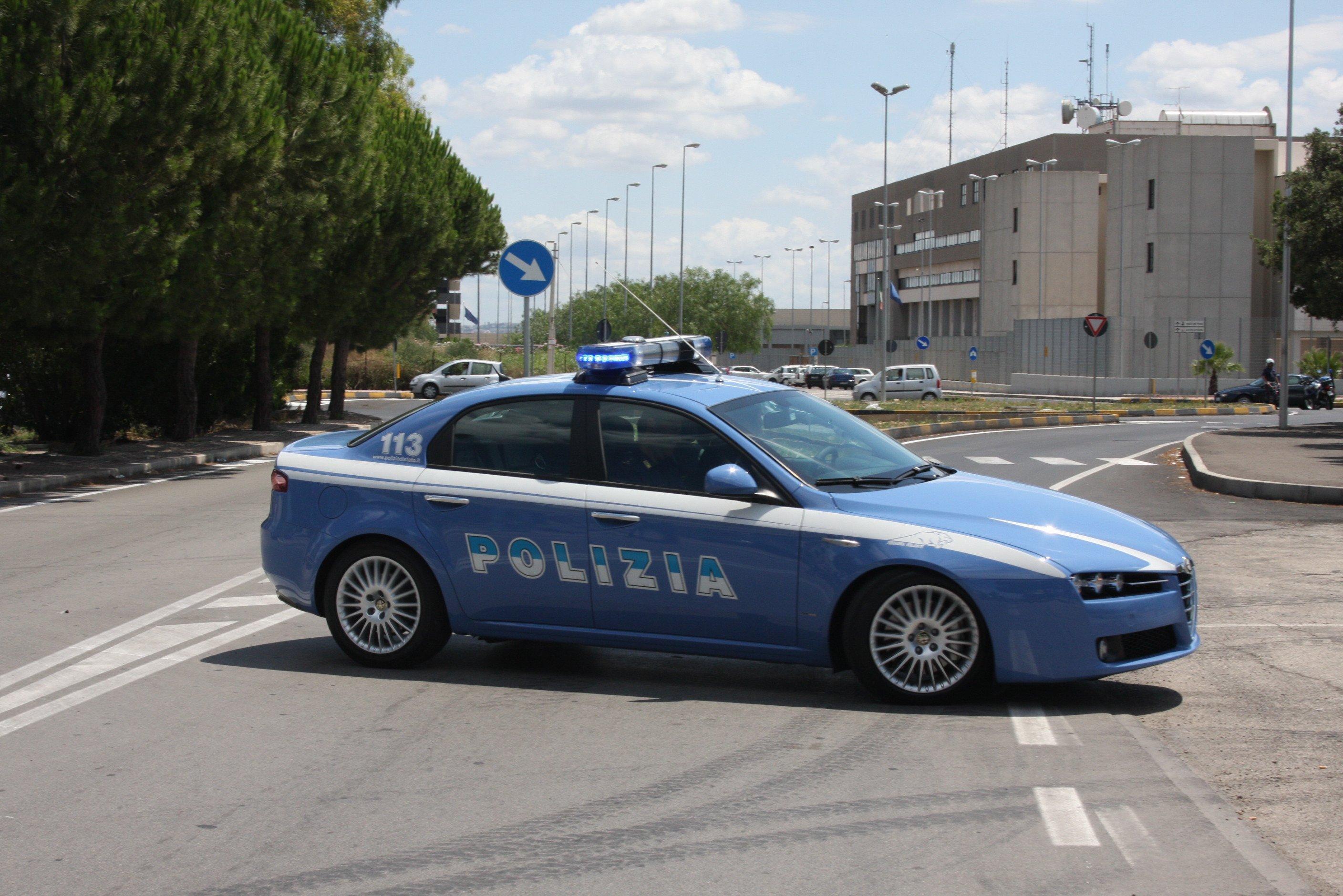 Un'auto della polizia