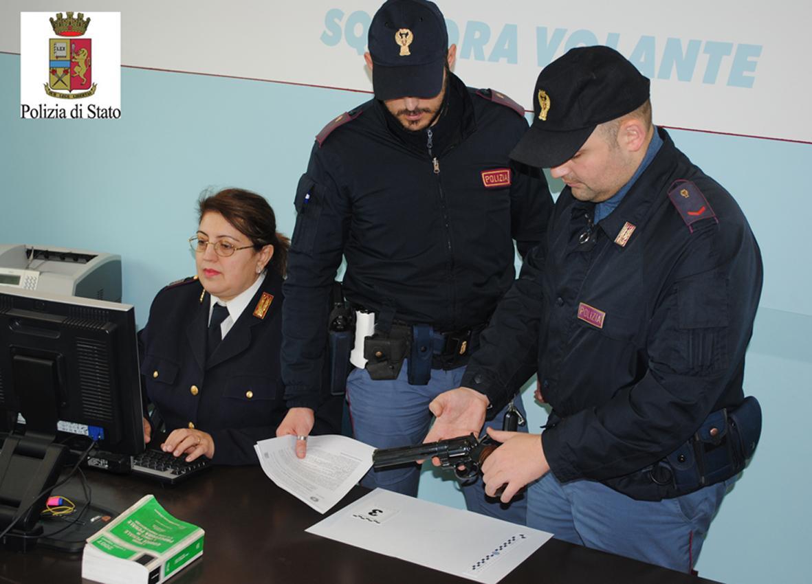 Spara a salve per gelosia: bloccato un intero isolato di Carpi
