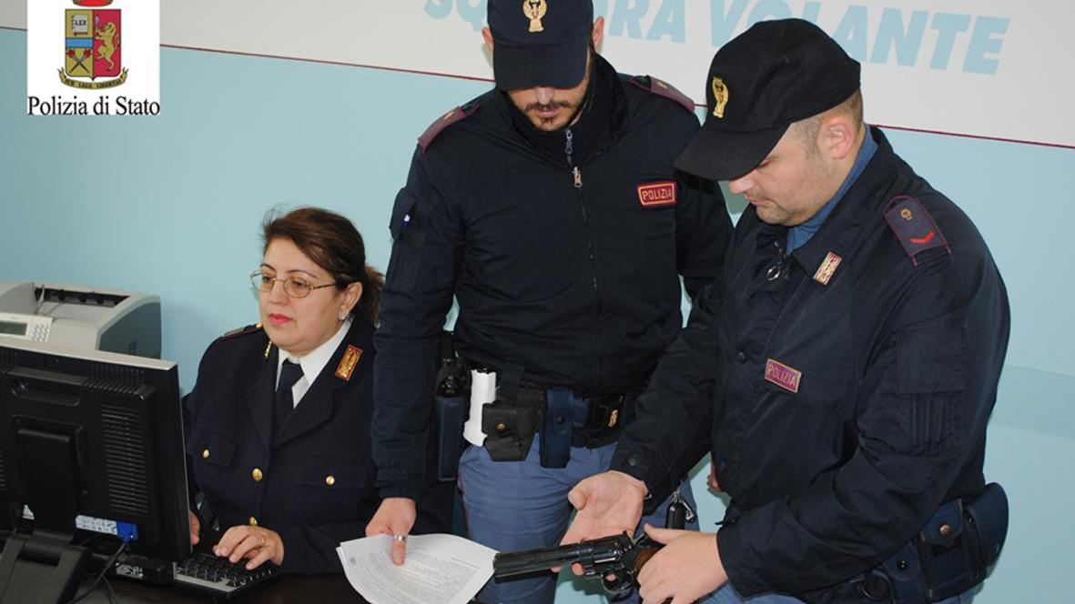Spara a salve per gelosia: bloccato un intero isolato di Carpi