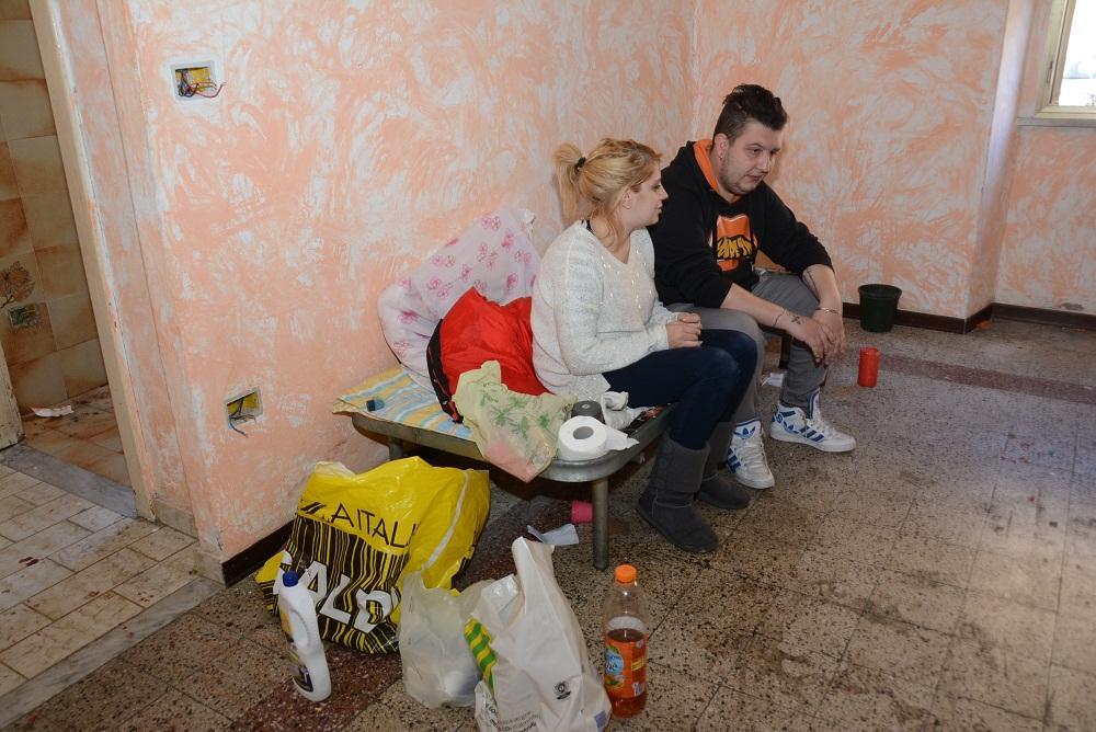 Daniele Russo, 24 anni, e il marito, Riccardo Vollaro, 25 anni, nella casa di via Roma a Olbia