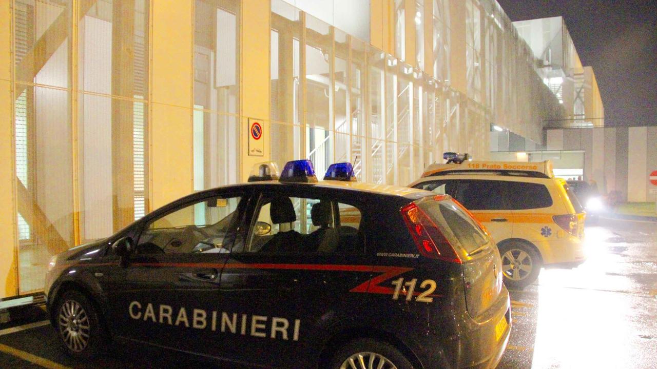 I carabinieri al pronto soccorso (foto Batavia)