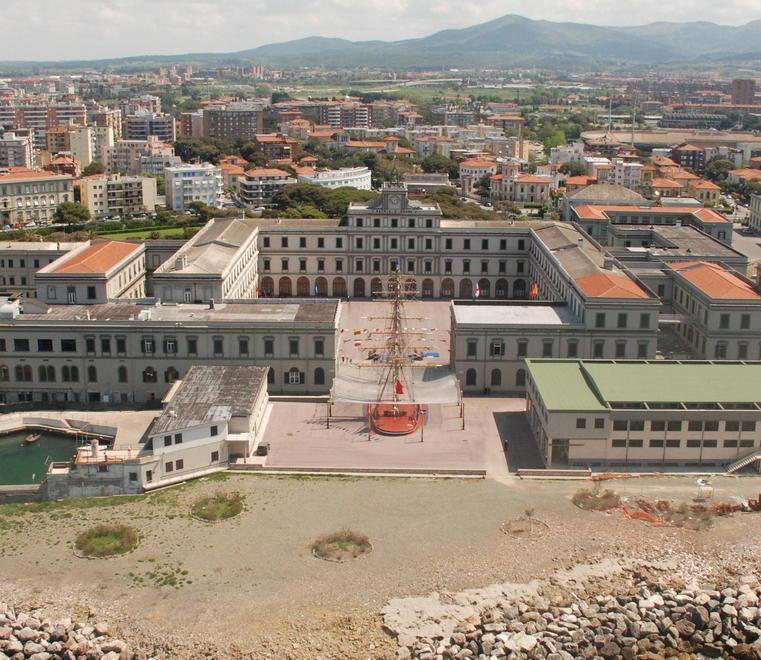 Cadetto in carrozzina dopo la caduta dal tetto, il pm: «Accademia per 13 anni senza un piano sicurezza» 