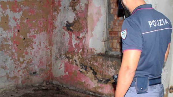 Imbavagliato due volte, nella casa e nel casolare