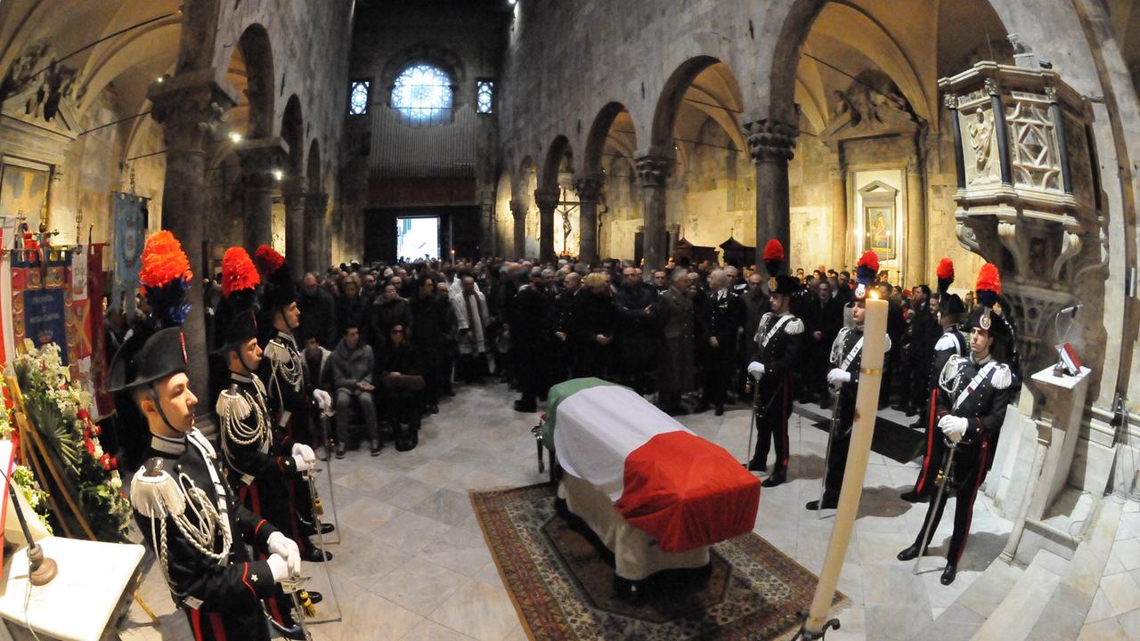 L'omelia del vescovo ai funerali del maresciallo assassinato