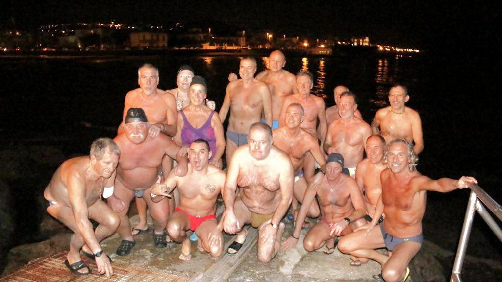 Il bagno notturno (Marzi/Pentafoto)