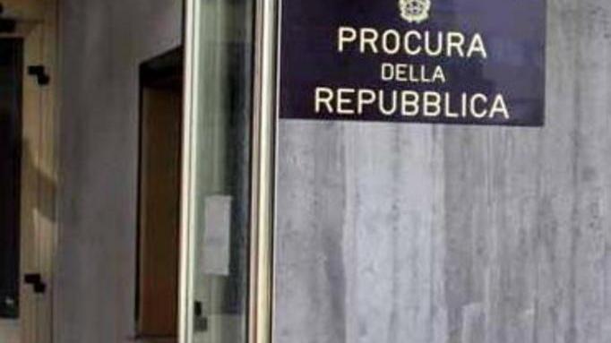 Le prime parole in Procura: dottore, siamo qui