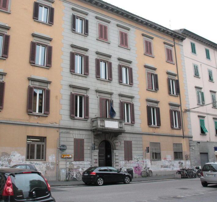 Molesta 2 ragazzine all’uscita del liceo: arrestato un 29enne 