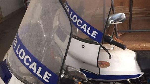 Il Comune mette all’asta auto e moto in disuso