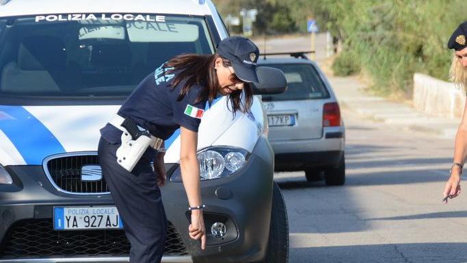 Scontro tra auto a Villanova: tre feriti lievi