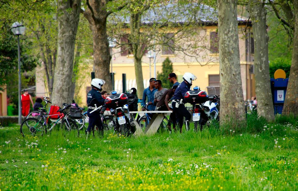Spacciano bicarbonato per droga per truffare i tossicodipendenti